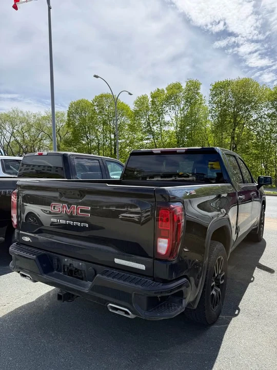 2024 GMC Sierra 5th Gen - Image 2 of 11