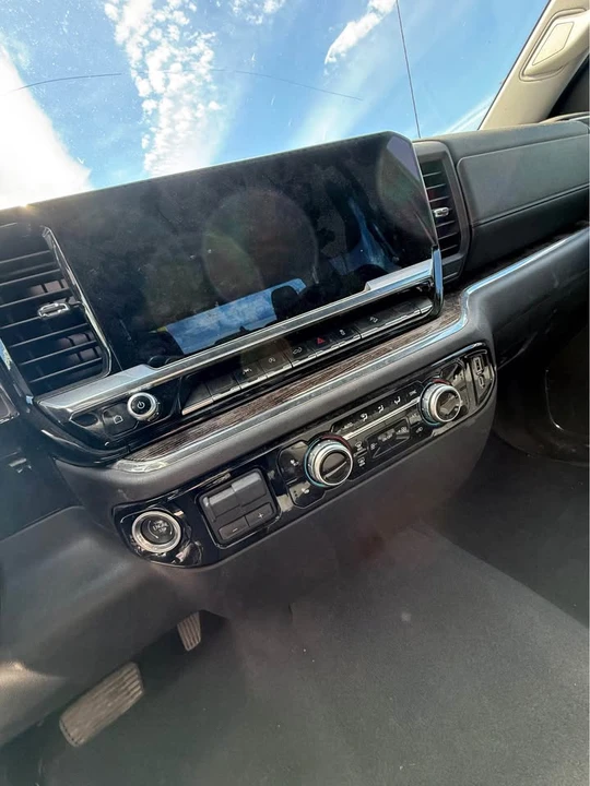 2024 GMC Sierra 5th Gen - Image 7 of 11