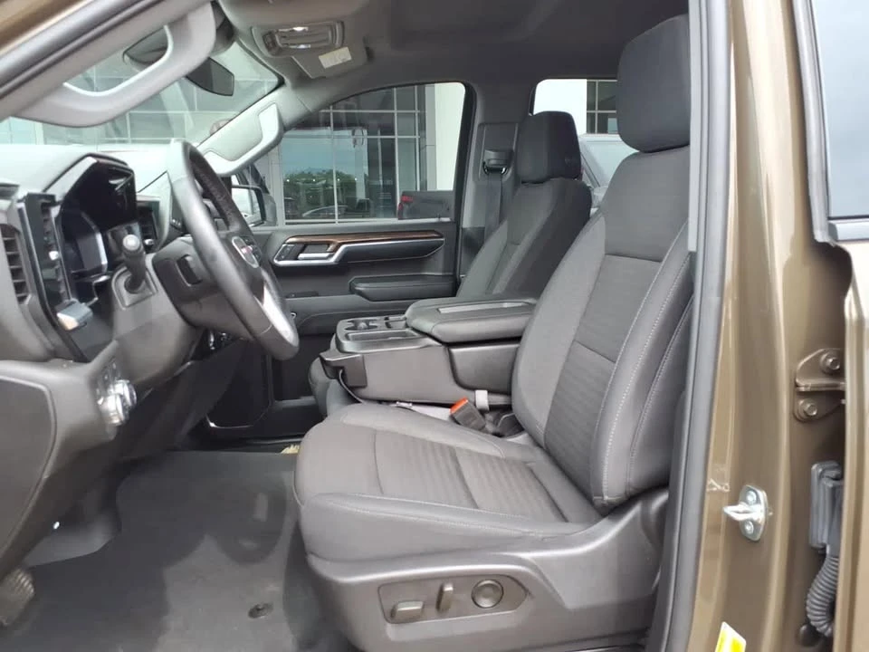 2024 GMC Sierra 5th Gen - Image 5 of 10