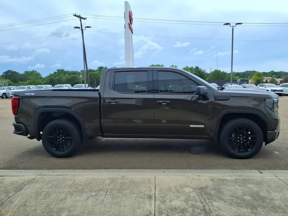 2024 GMC Sierra 5th Gen - Image 4 of 10