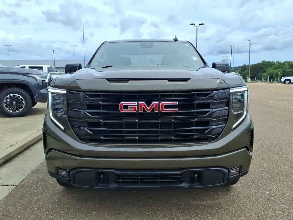 2024 GMC Sierra 5th Gen - Image 2 of 10
