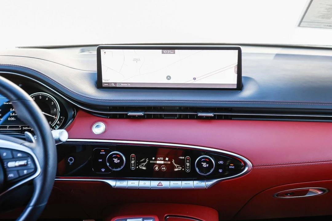 2024 Genesis GV70 - Image 11 of 12