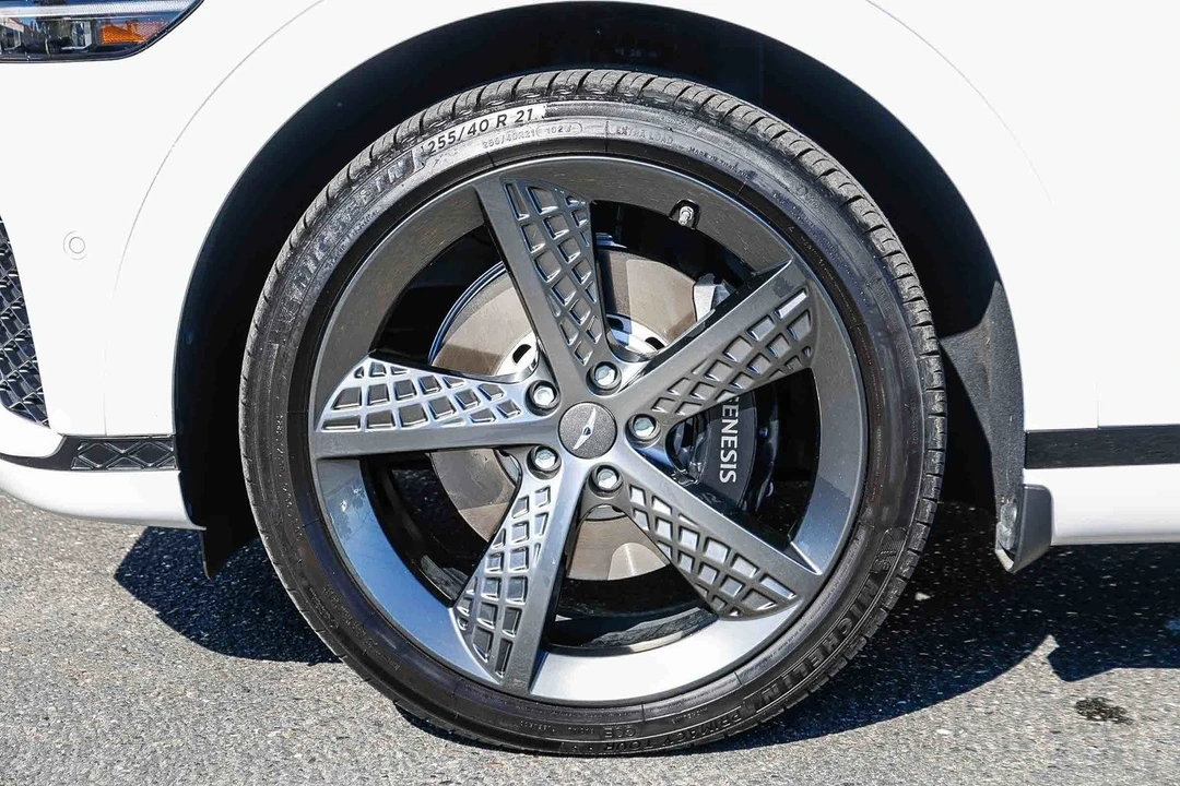 2024 Genesis GV70 - Image 9 of 12