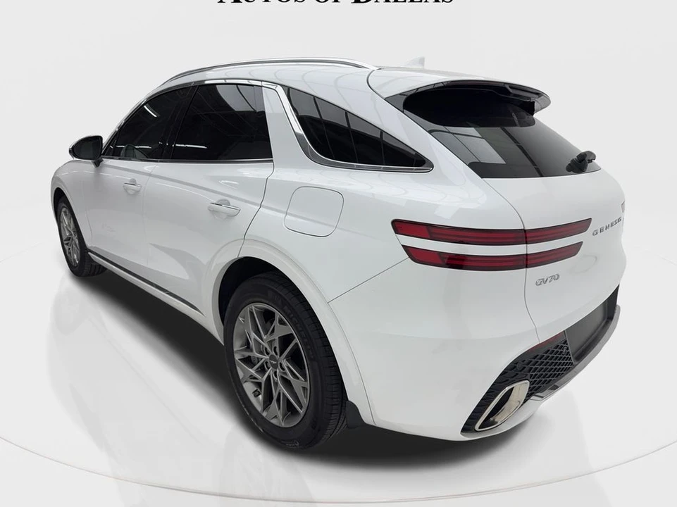 2024 Genesis GV70 - Image 10 of 21