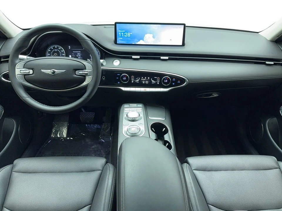 2024 Genesis GV70 - Image 16 of 21