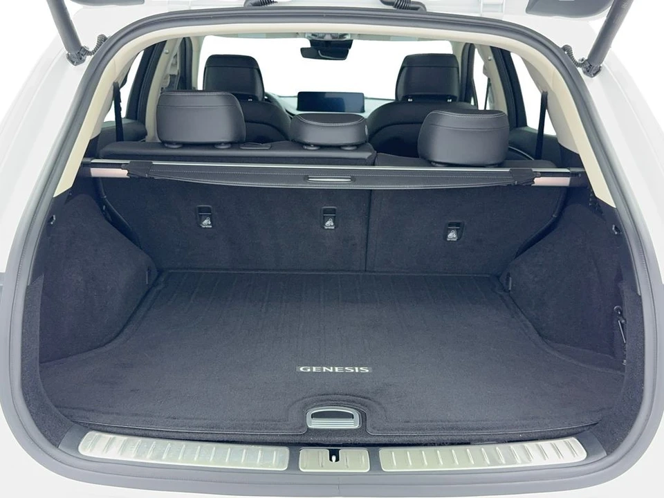 2024 Genesis GV70 - Image 12 of 12