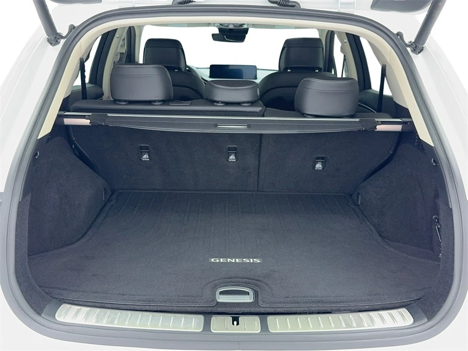 2024 Genesis GV70 - Image 12 of 12