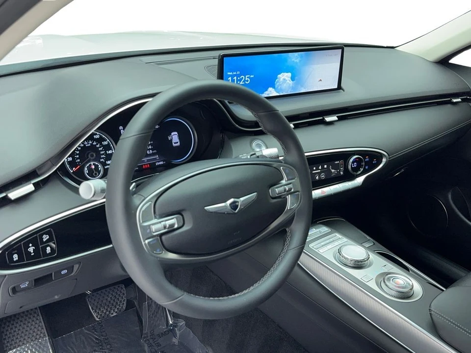2024 Genesis GV70 - Image 14 of 21