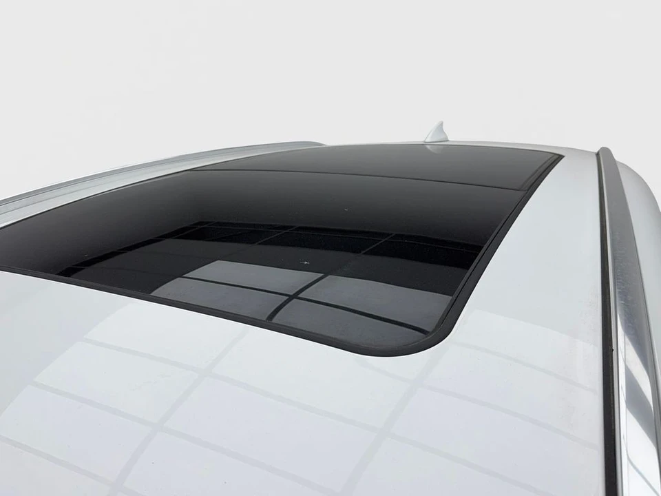 2024 Genesis GV70 - Image 13 of 21