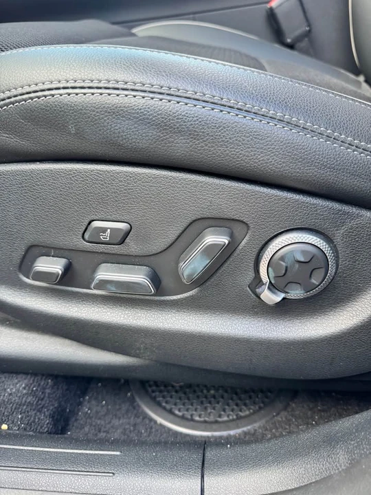2024 Genesis GV70 - Image 11 of 13