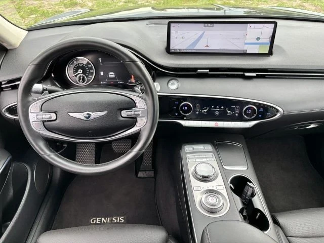 2024 Genesis GV70 - Image 11 of 21