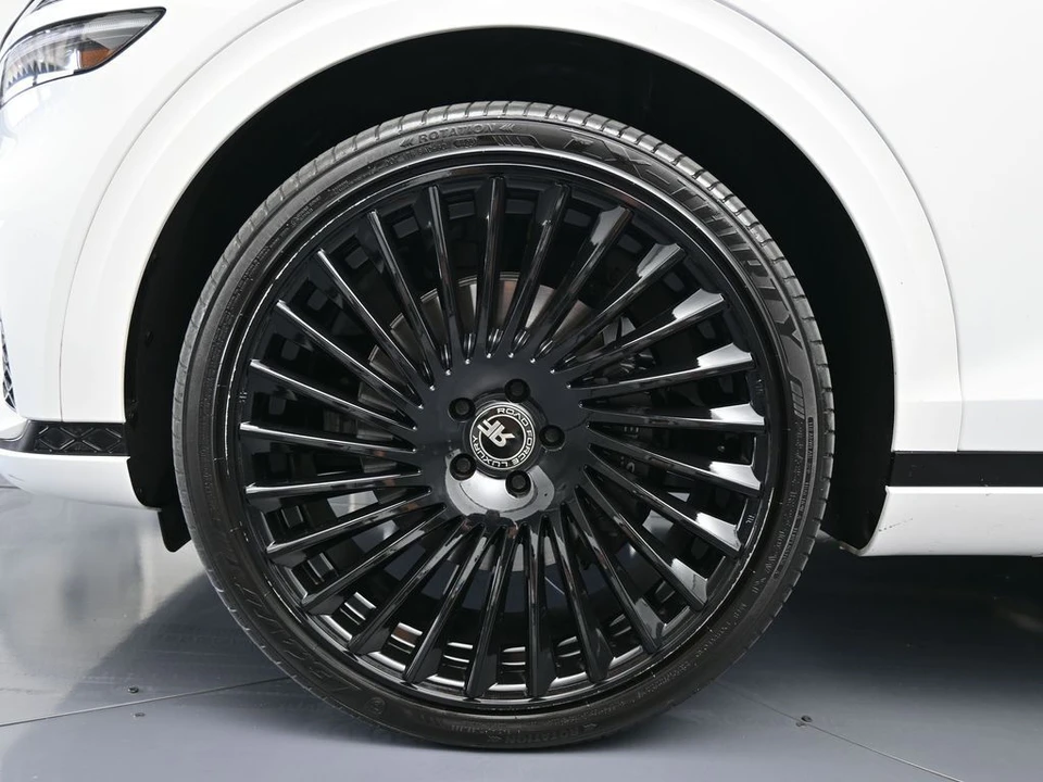 2024 Genesis GV70 - Image 10 of 12