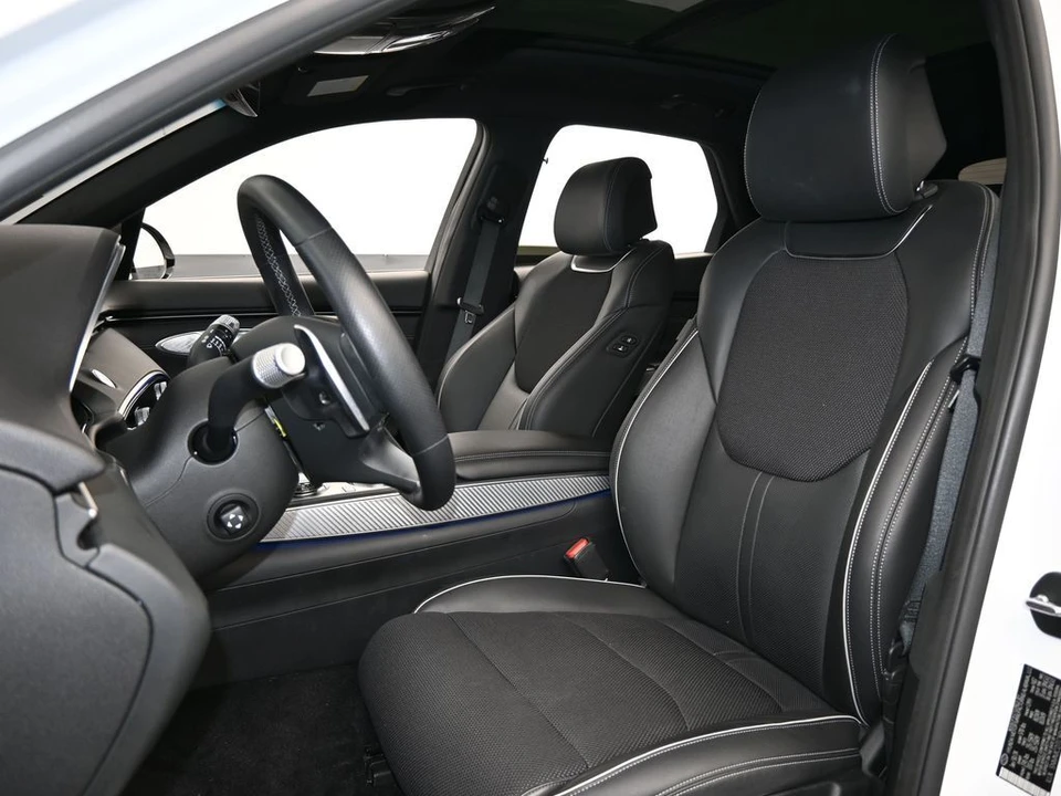 2024 Genesis GV70 - Image 11 of 12