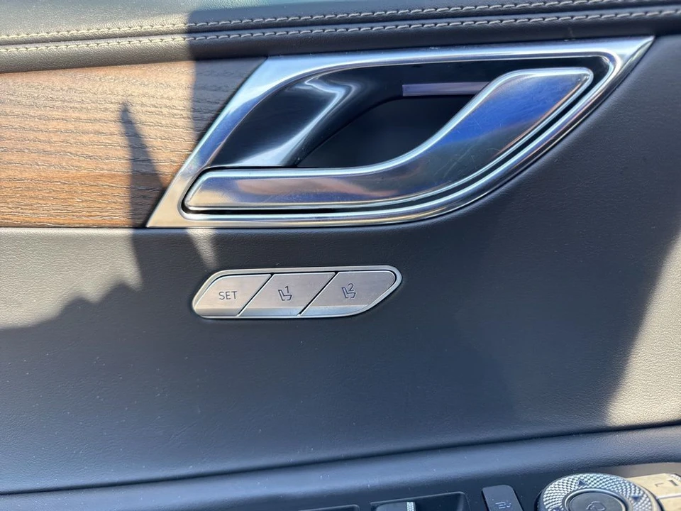2024 Genesis GV80 - Image 10 of 12