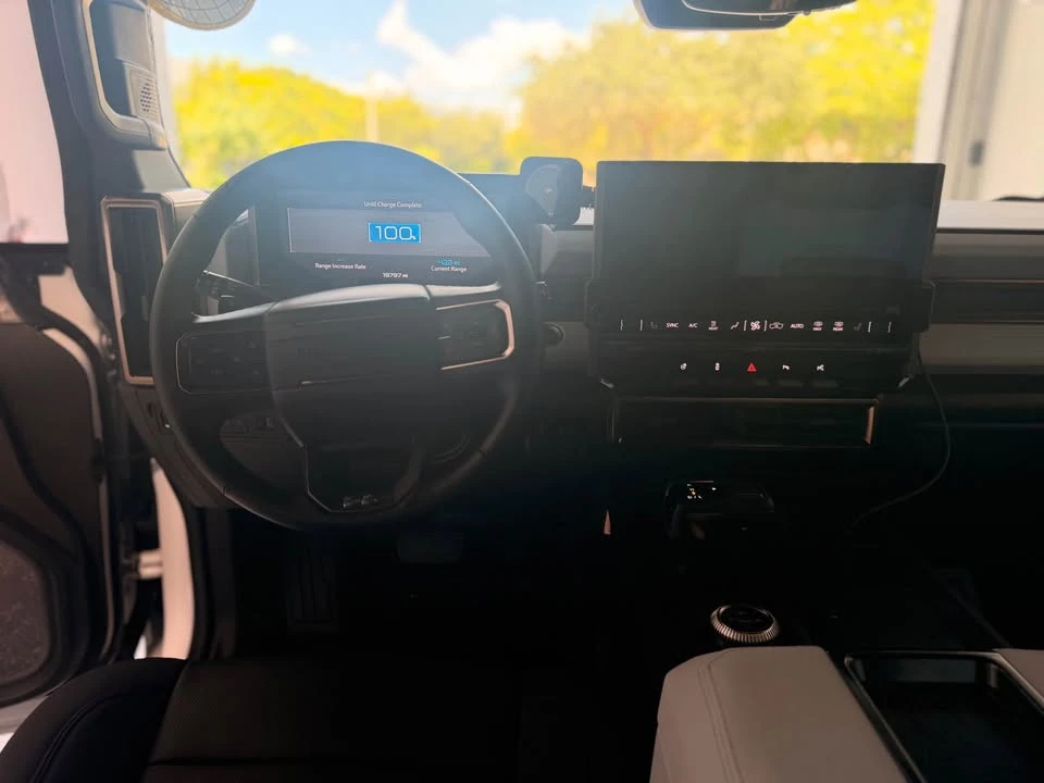 2024 GMC Hummer EV - Image 9 of 9