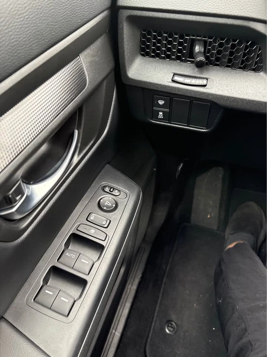 2024 Honda CR-V 6th Gen - Image 17 of 20