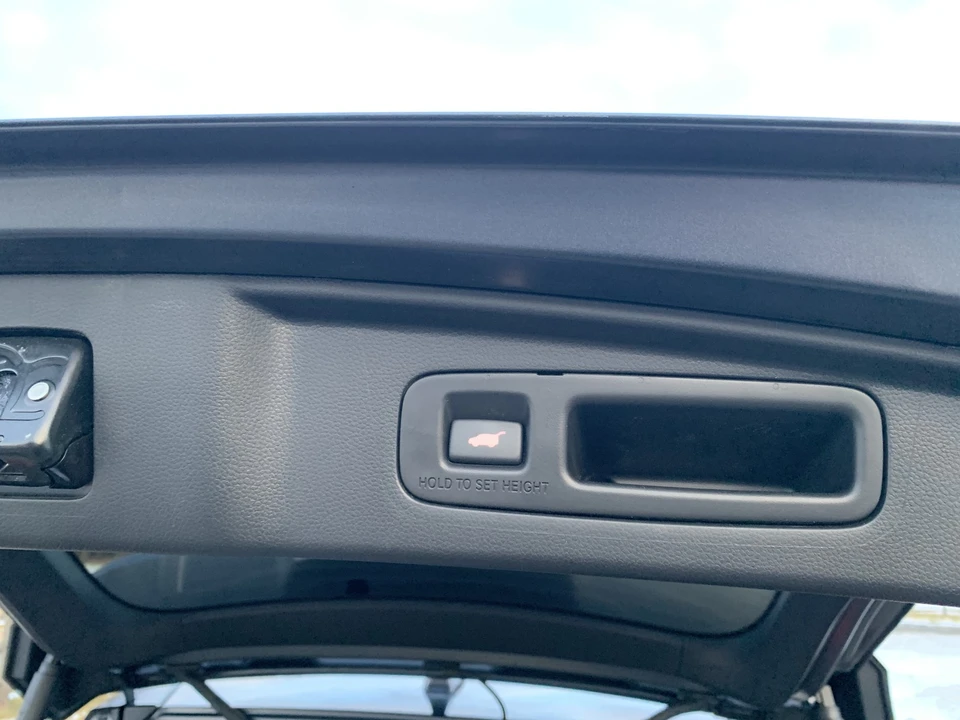 2024 Honda CR-V 6th Gen - Image 17 of 21