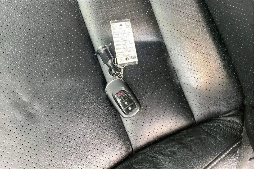 2024 Honda CR-V 6th Gen - Image 12 of 18