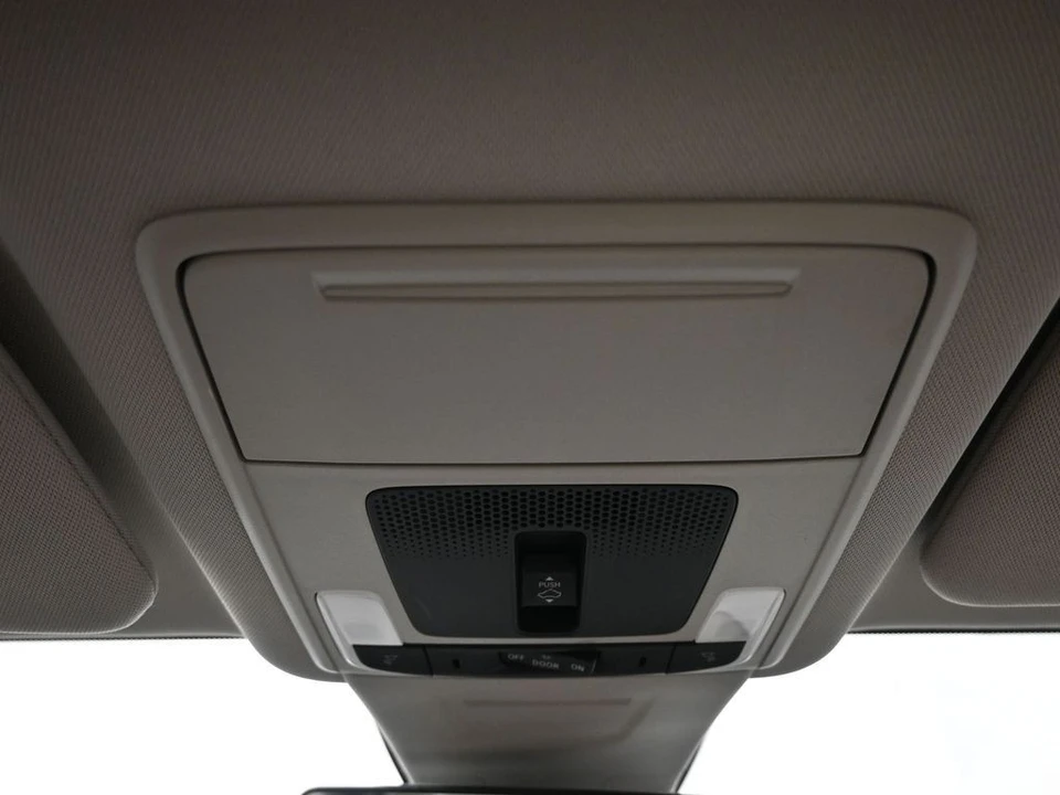 2024 Honda CR-V 6th Gen - Image 17 of 31