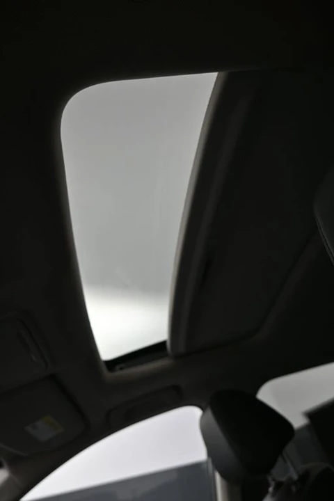 2024 Honda CR-V 6th Gen - Image 18 of 21