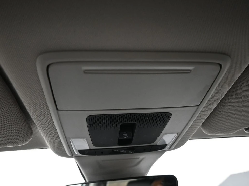 2024 Honda CR-V 6th Gen - Image 17 of 21
