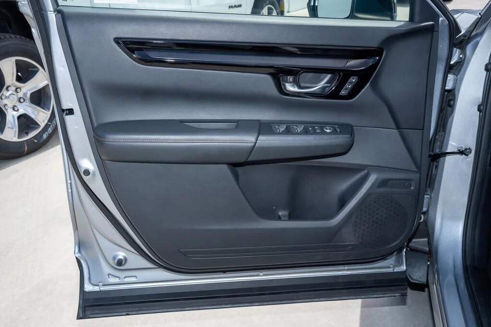 2024 Honda CR-V 6th Gen - Image 11 of 20