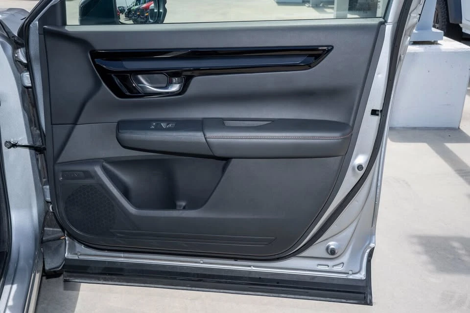 2024 Honda CR-V 6th Gen - Image 13 of 20