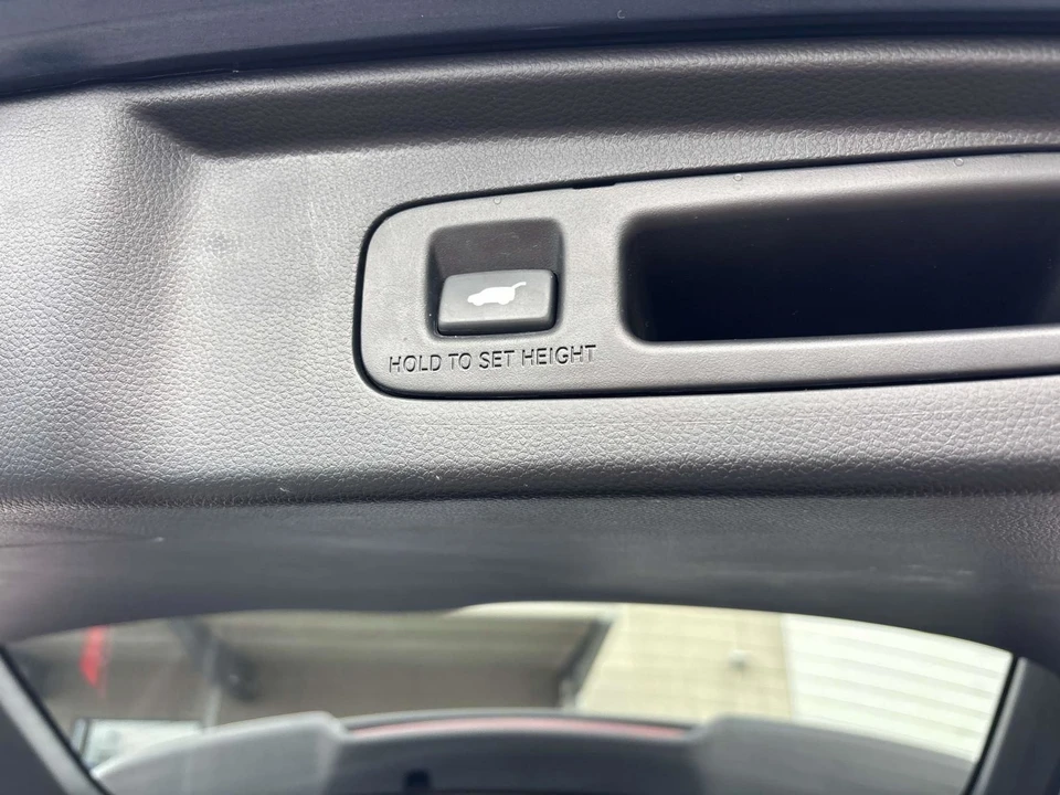 2024 Honda CR-V 6th Gen - Image 17 of 21