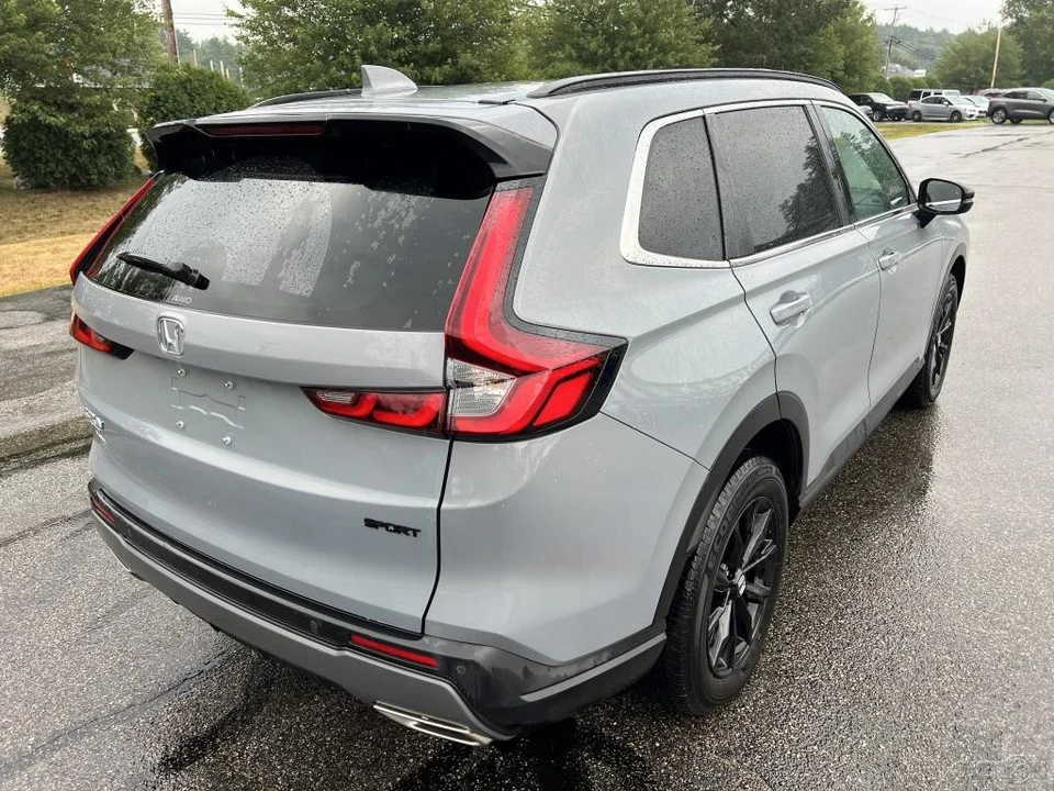 2024 Honda CR-V 6th Gen - Image 8 of 12