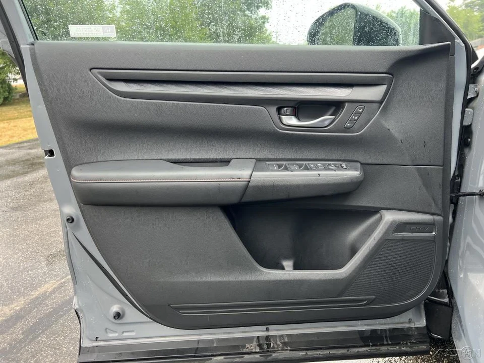 2024 Honda CR-V 6th Gen - Image 11 of 12