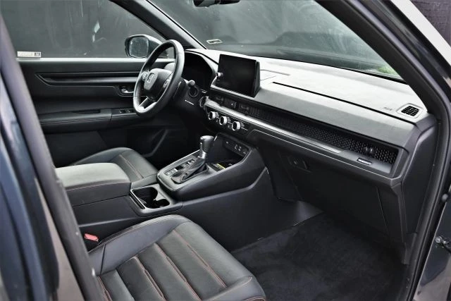 2024 Honda CR-V 6th Gen - Image 16 of 21