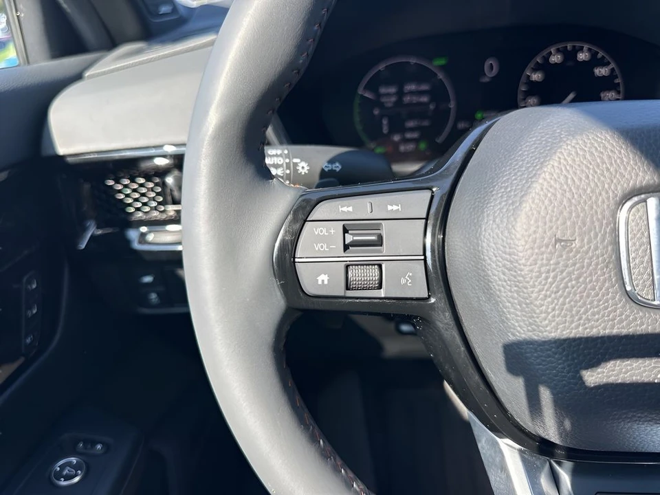 2024 Honda CR-V 6th Gen - Image 16 of 21