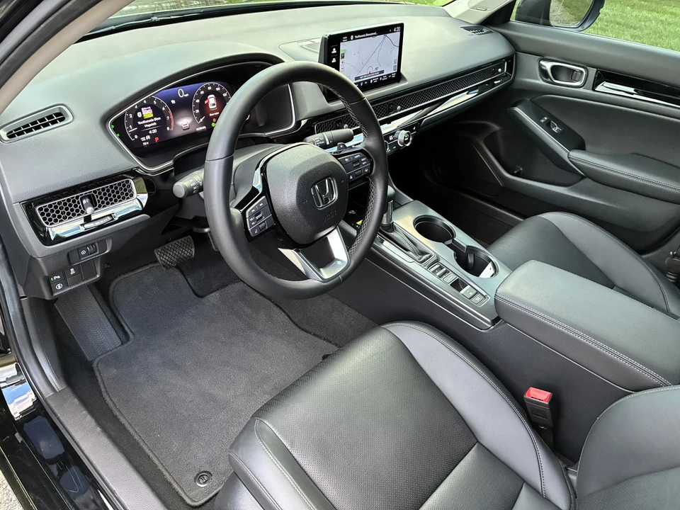 2024 Honda Civic 11th Gen - Image 11 of 31