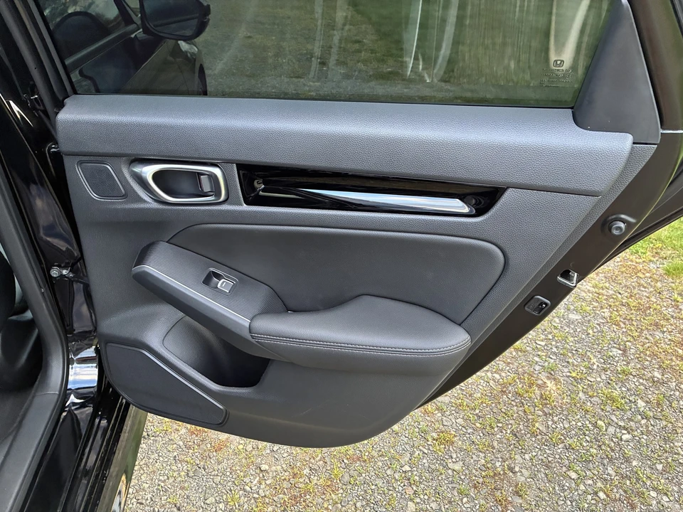 2024 Honda Civic 11th Gen - Image 18 of 31