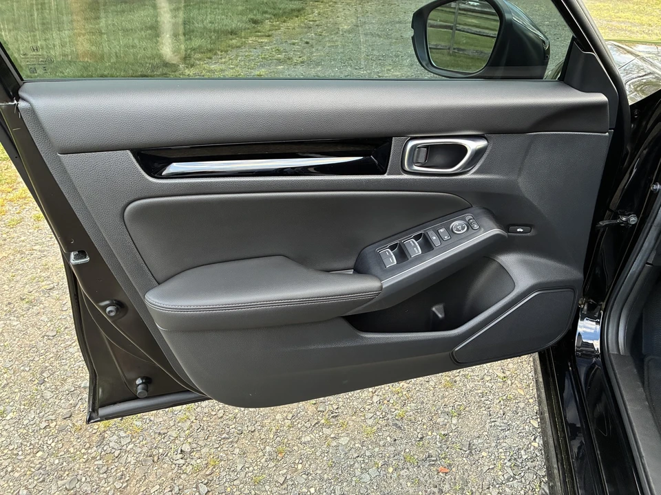 2024 Honda Civic 11th Gen - Image 12 of 31