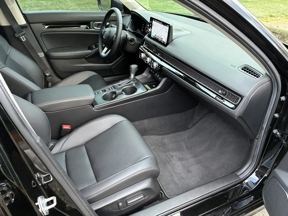 2024 Honda Civic 11th Gen - Image 21 of 31