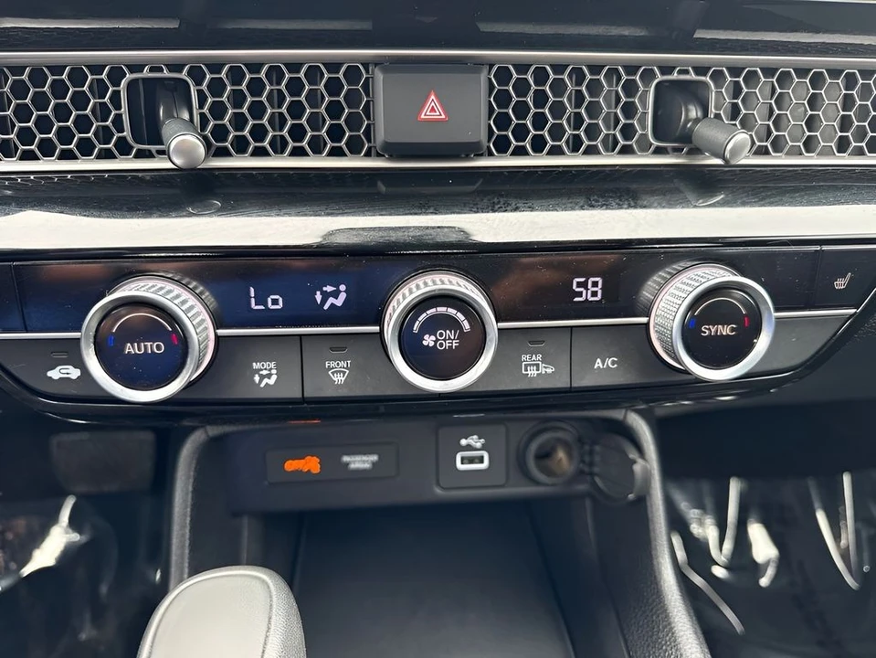 2024 Honda Civic 11th Gen - Image 18 of 31