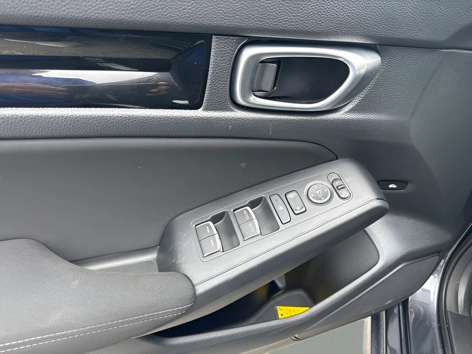 2024 Honda Civic 11th Gen - Image 25 of 31