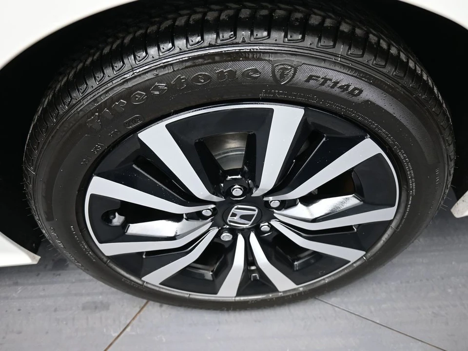 2024 Honda Civic 11th Gen - Image 15 of 21