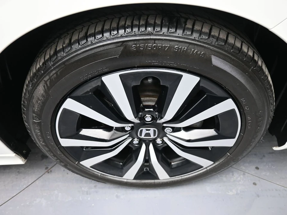 2024 Honda Civic 11th Gen - Image 13 of 21