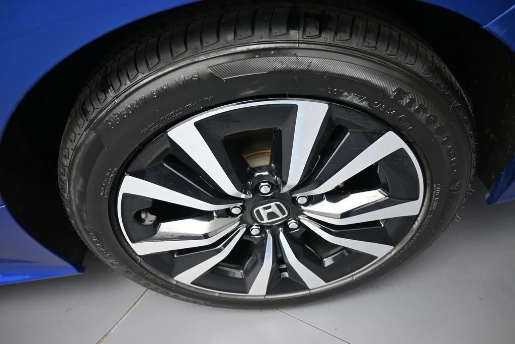 2024 Honda Civic 11th Gen - Image 15 of 31