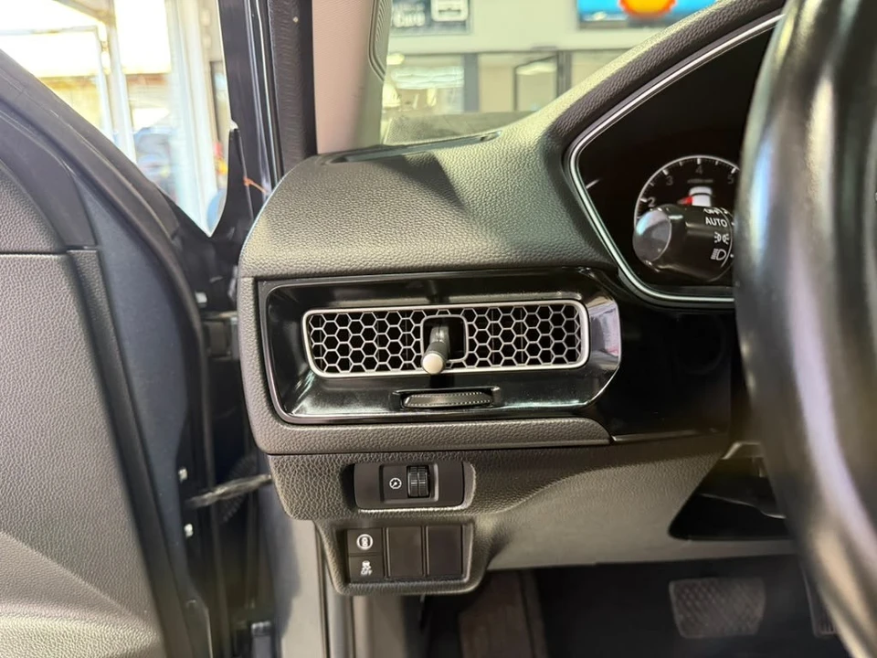 2024 Honda Civic 11th Gen - Image 19 of 31