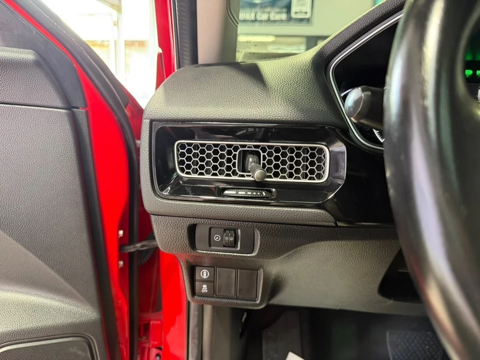 2024 Honda Civic 11th Gen - Image 21 of 31