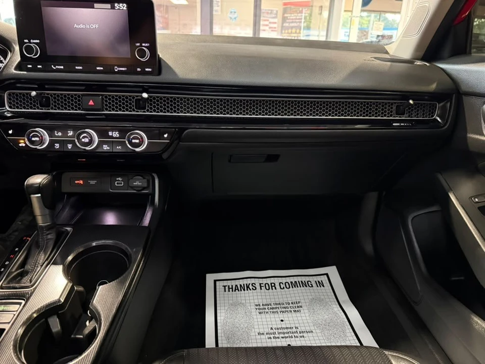 2024 Honda Civic 11th Gen - Image 20 of 31