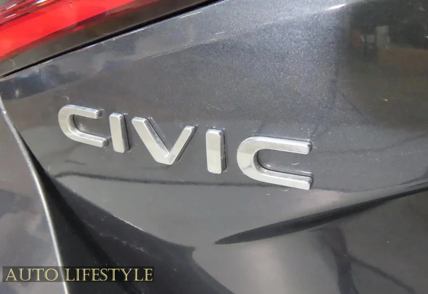 2024 Honda Civic 11th Gen - Image 16 of 31