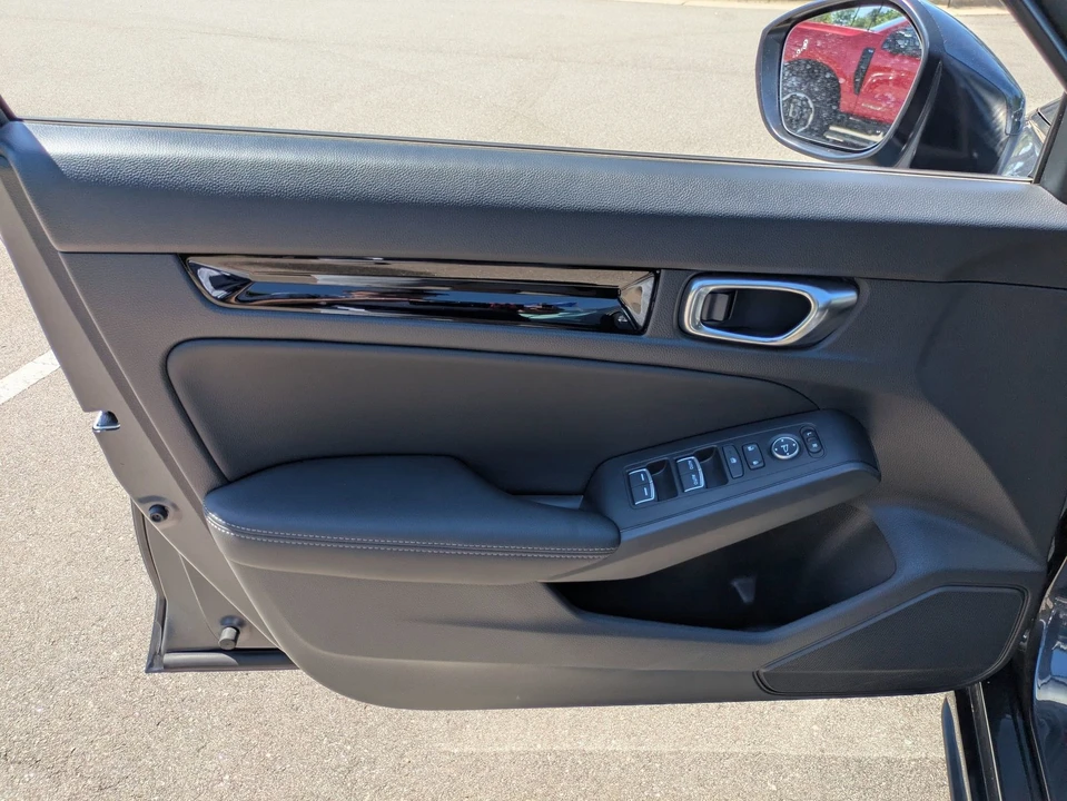 2024 Honda Civic 11th Gen - Image 15 of 31