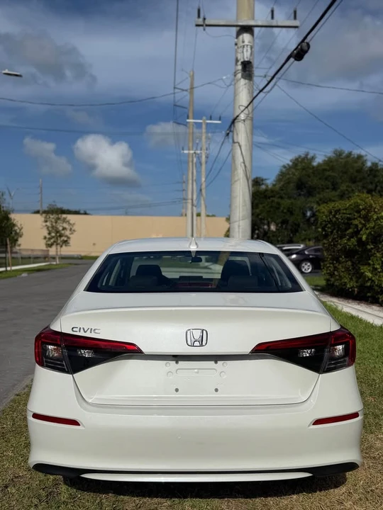 2024 Honda Civic 11th Gen - Image 4 of 10