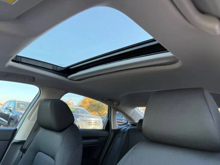 2024 Honda Civic 11th Gen - Image 15 of 20