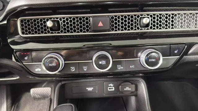 2024 Honda Civic 11th Gen - Image 18 of 21