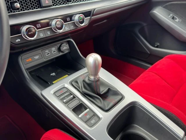 2024 Honda Civic 11th Gen - Image 17 of 21